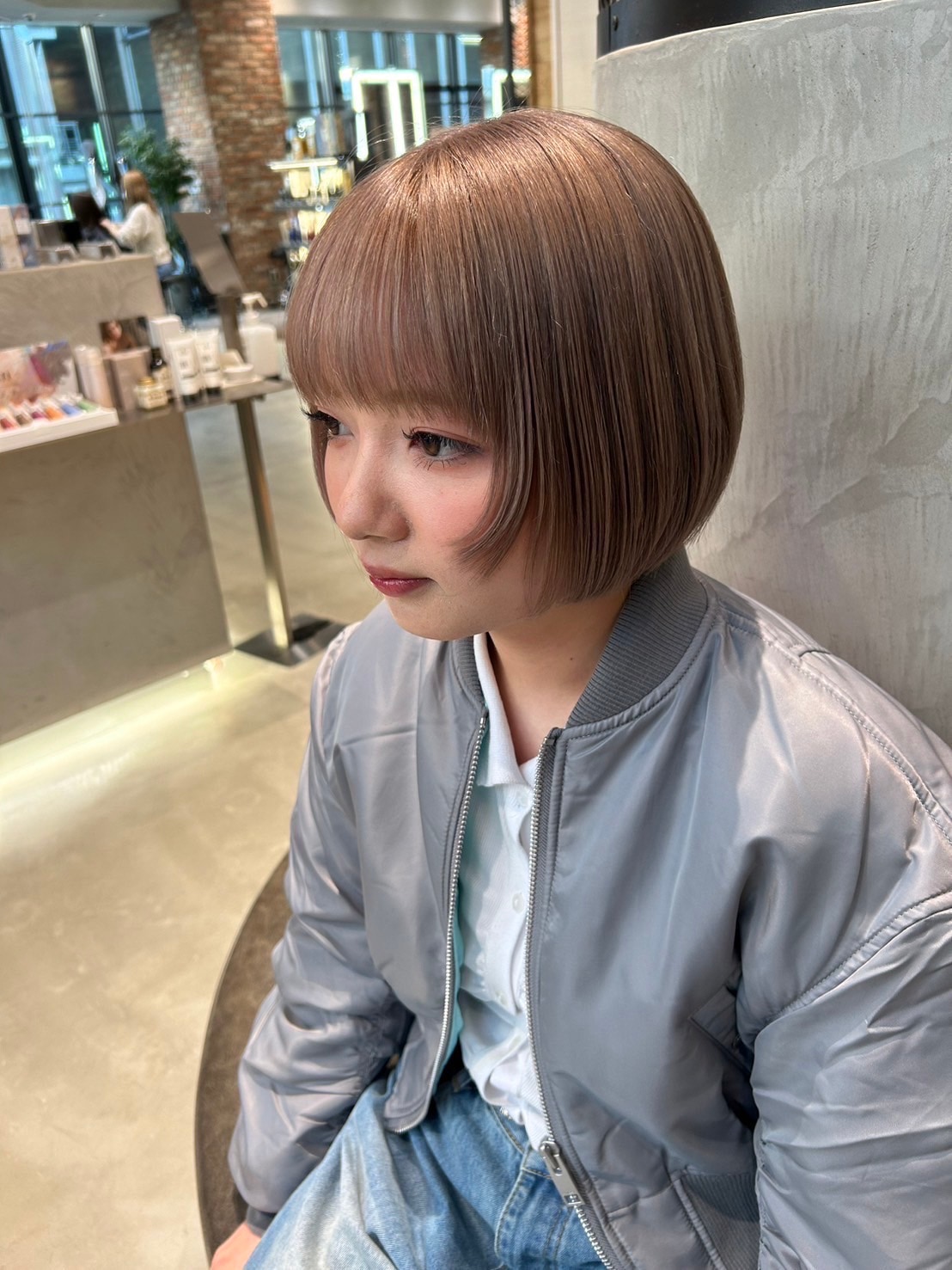 【ミルクティブラウン】可愛らしさのあるうるつや質感で愛されヘアに